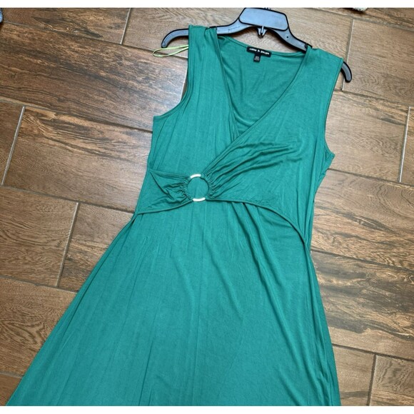 Cable & Gauge Green Wrap Midi Dress - Picture 3 of 9